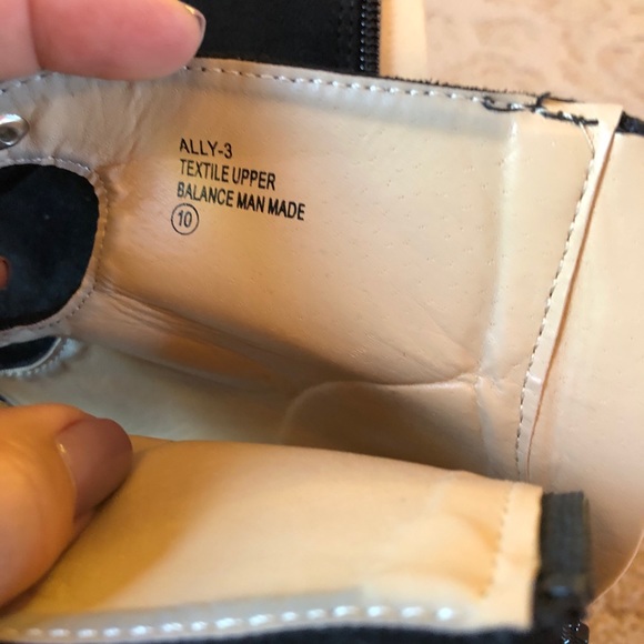 NWOT Black wedges Chase + Chloe - Picture 3 of 5